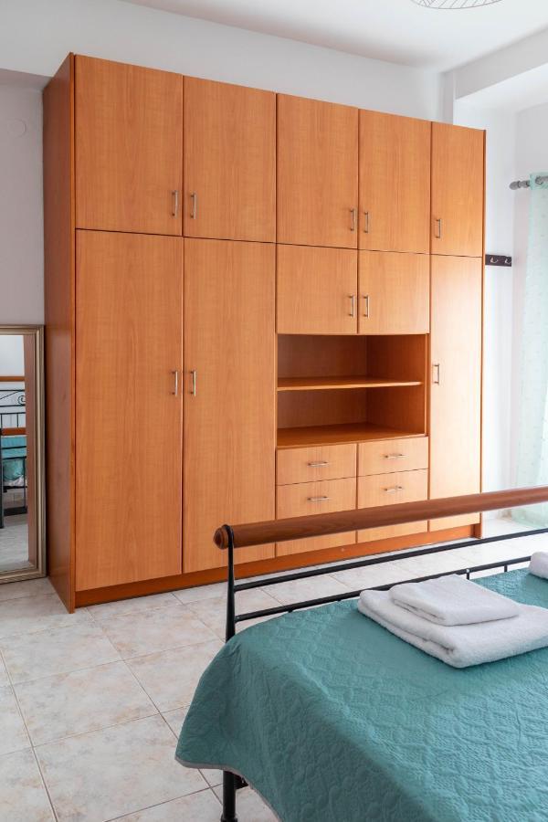 Lovely Sea View Apartment At The Heart Of The Town Иерапетра Экстерьер фото